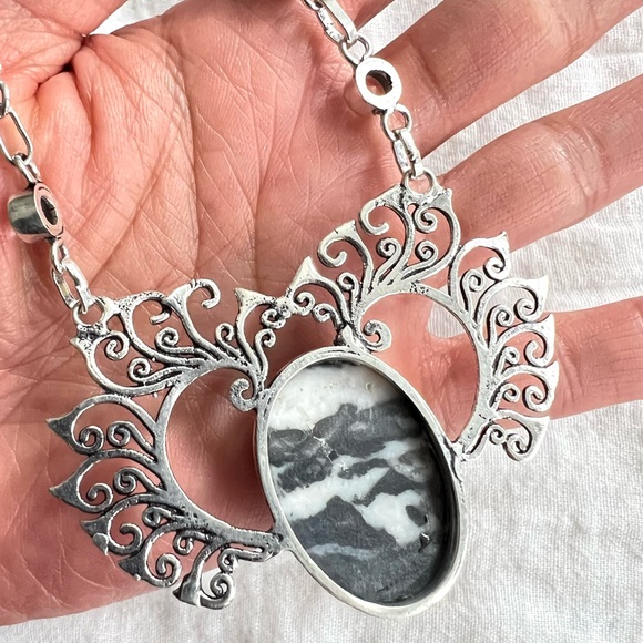 925 Good Vibes White Buffalo Turquoise Necklace Pendant - Picture 4 of 7